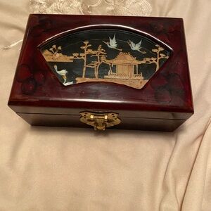 Jewelry box